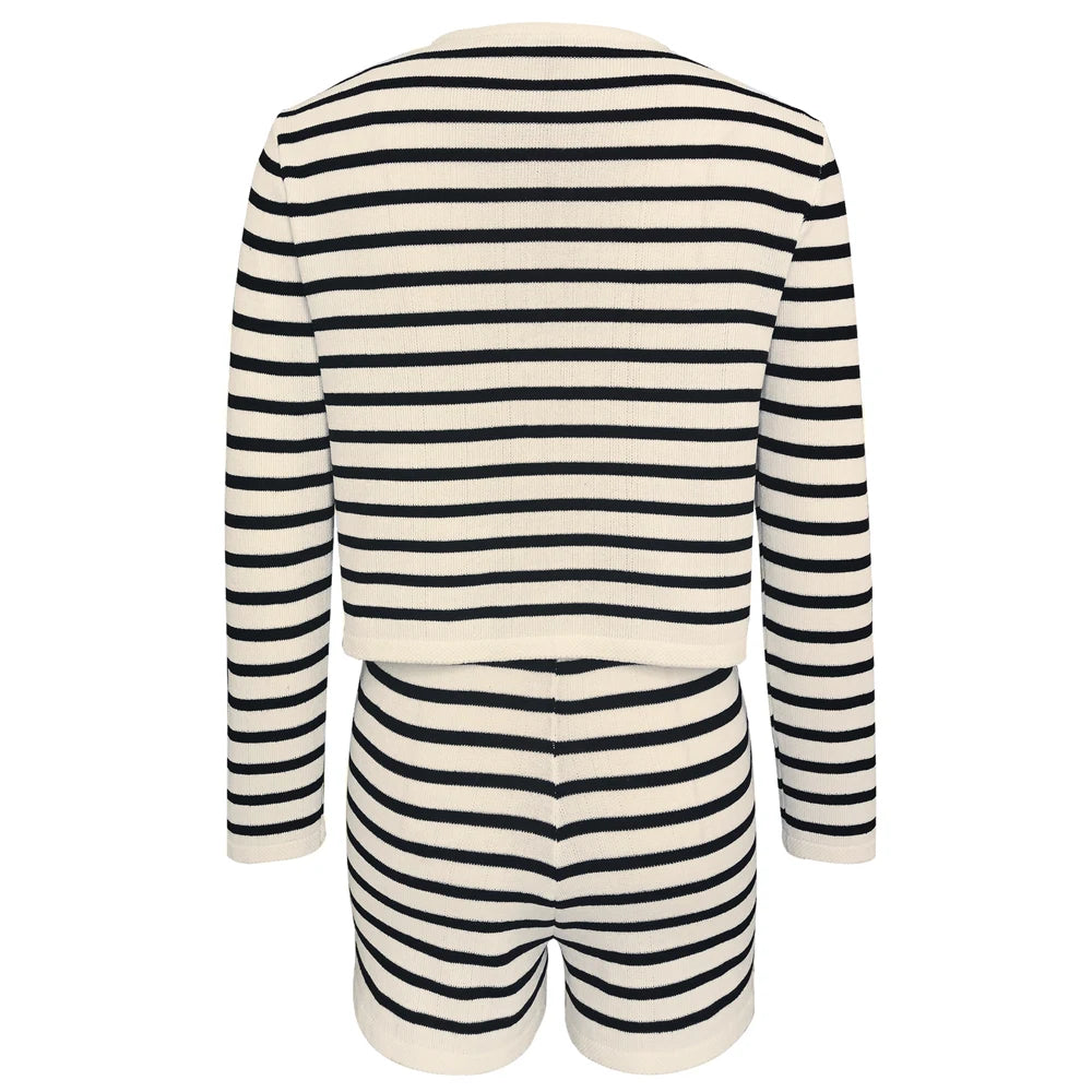 Effortlessly Elegant Garment with a Timeless Design