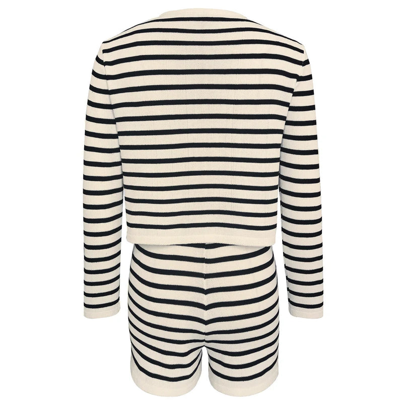 Effortlessly Elegant Garment with a Timeless Design