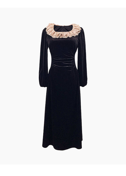 A Vintage Style Dress with Delicate Timeless Details