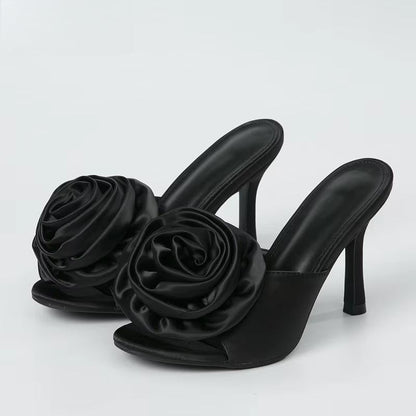 Effortlessly Elegant Garment with a Timeless Design