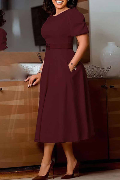 Well Tailored Dress with a Graceful Silhouette