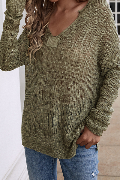 Well Tailored Sweater with a Graceful Silhouette