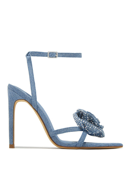 A Vintage Style Heels with Delicate Timeless Details