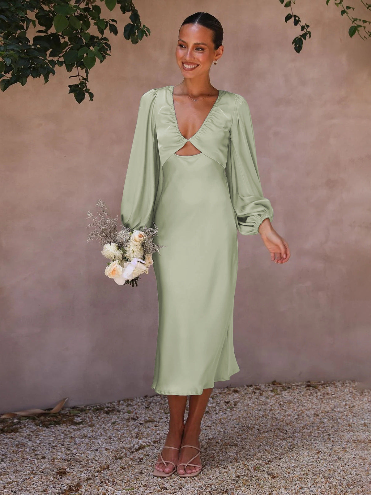 Beautifully Crafted Dress in a Classic Style