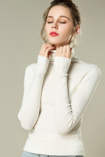 Well Tailored Top with a Graceful Silhouette