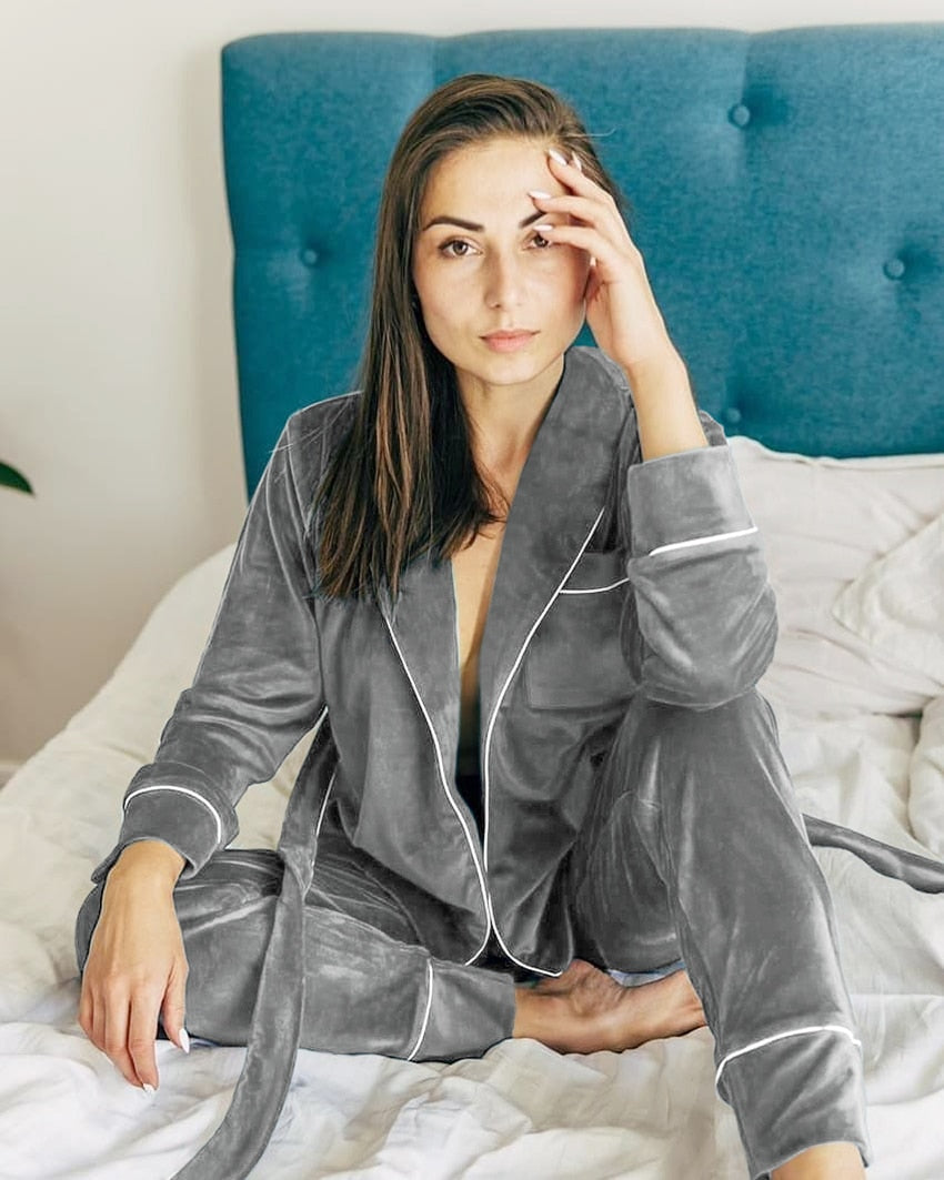 Effortlessly Elegant Garment with a Timeless Design