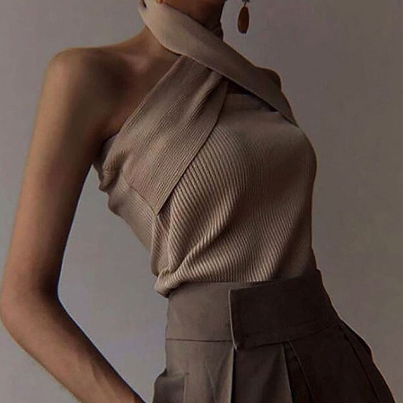Beautifully Finished Top in a Timeless Design
