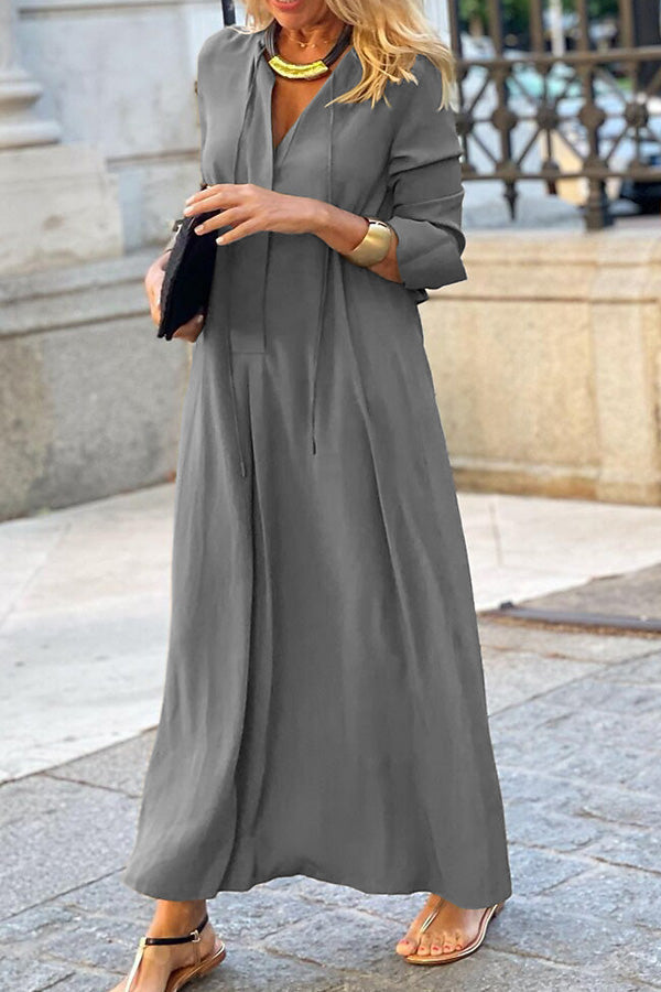 Beautifully Finished Dress in a Timeless Design