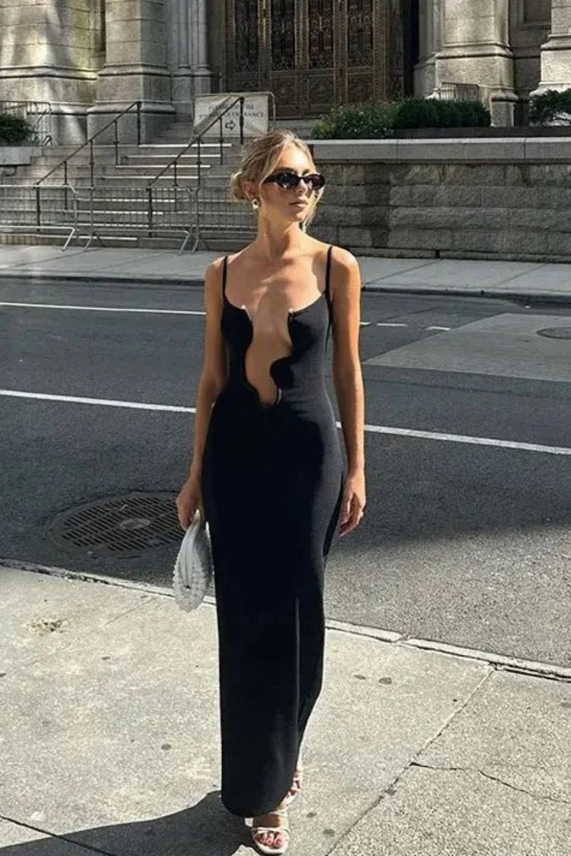 Gracefully Styled Dress for Any Occasion