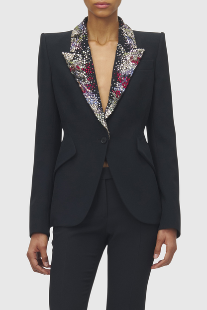 Well Tailored Garment with a Graceful Silhouette