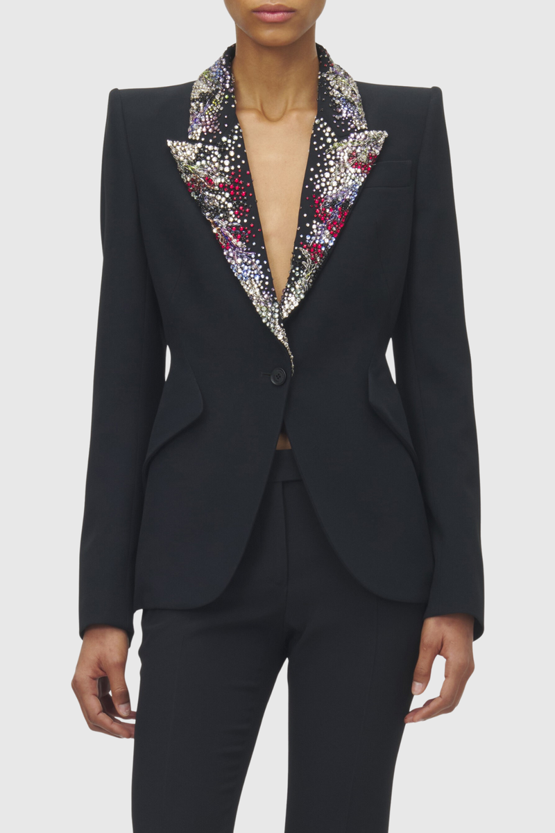 Well Tailored Garment with a Graceful Silhouette