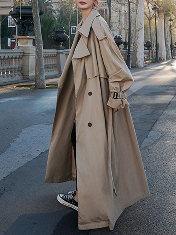 Well Tailored Coat with a Graceful Silhouette
