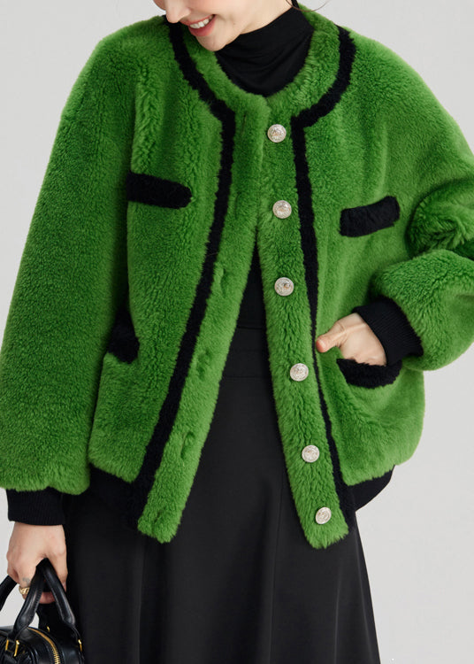 Effortlessly Elegant Coat with a Timeless Design