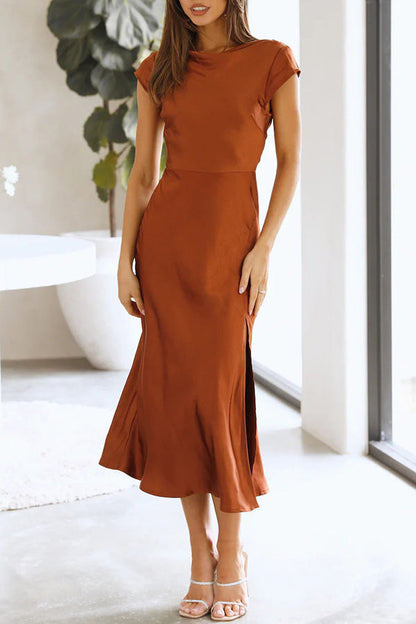 Effortlessly Elegant Dress with a Timeless Design