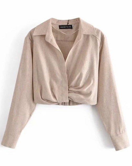 Effortlessly Elegant Garment with a Timeless Design