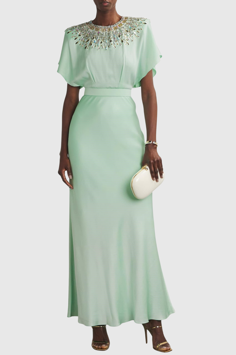 Well Tailored Dress with a Graceful Silhouette