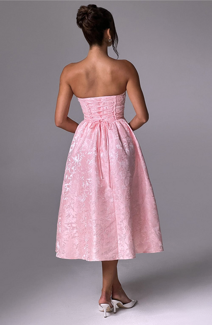 Classic Vintage Dress with a Flattering Fit