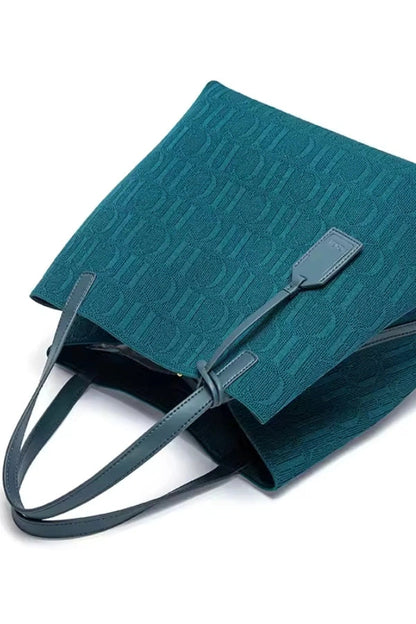 Sophisticated Bag with a Clean Classic Look