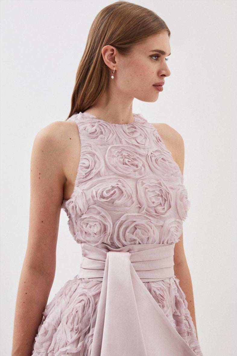 Gracefully Styled Dress for Any Occasion