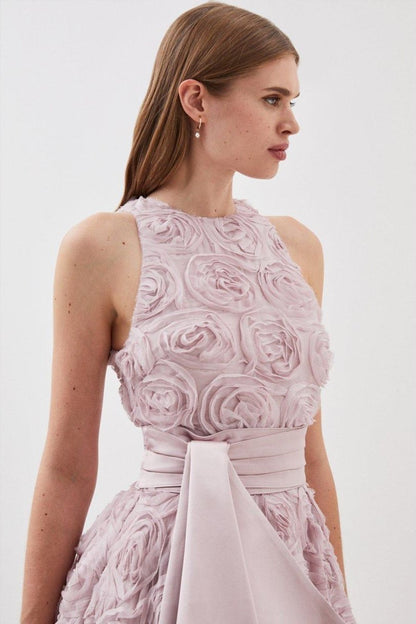 Gracefully Styled Dress for Any Occasion