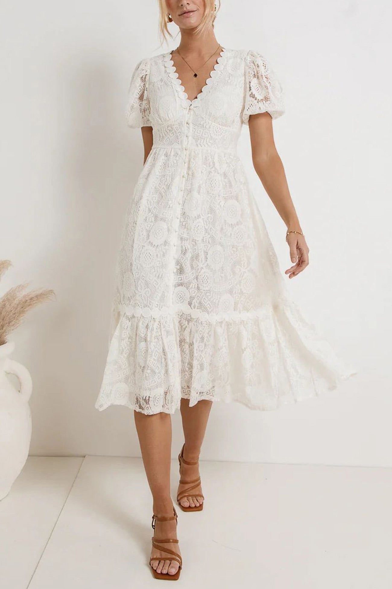 Well Tailored Dress with a Graceful Silhouette