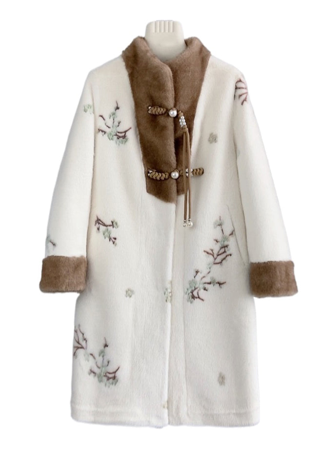 Classic Vintage & Enduringly Stylish Coat