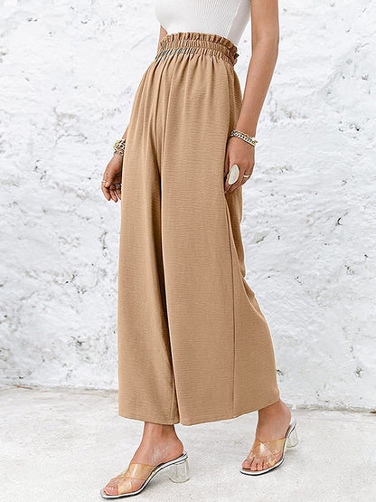 Effortlessly Elegant Pants with a Timeless Design