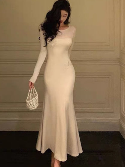 Effortlessly Elegant Dress with a Timeless Design