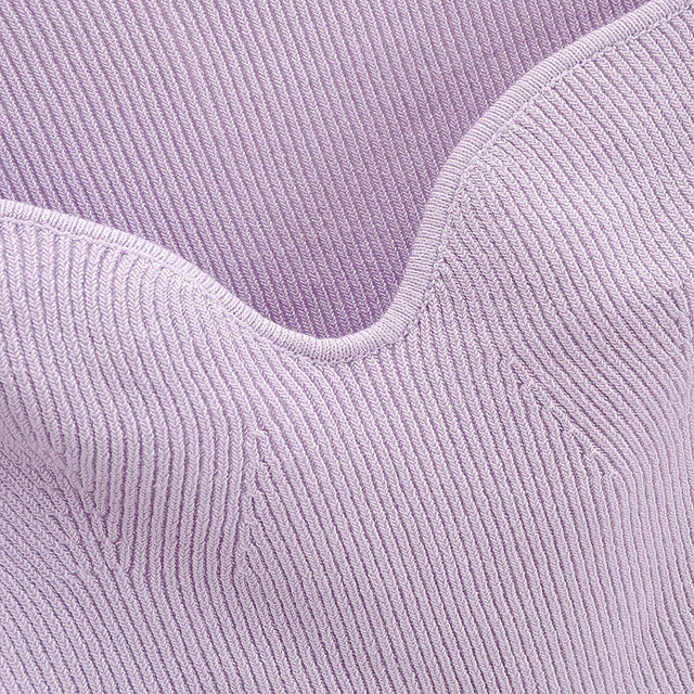 Classic Vintage Pullover with a Flattering Fit