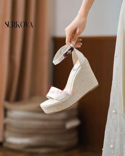 Beautifully Finished Garment in a Timeless Design
