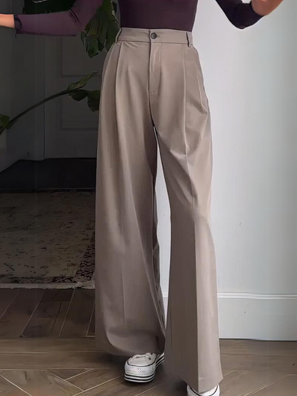 Classic Vintage Trousers with a Flattering Fit