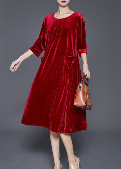 Beautifully Finished Dress in a Timeless Design