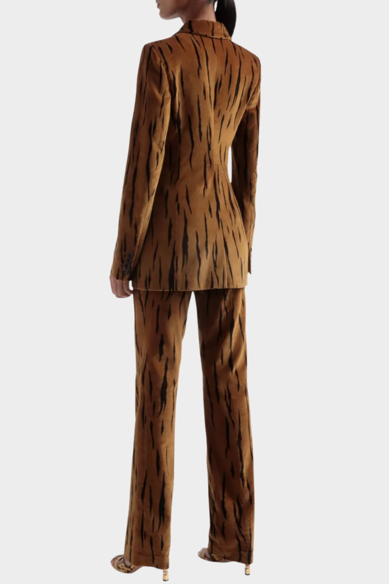 Gracefully Styled Pants for Any Occasion