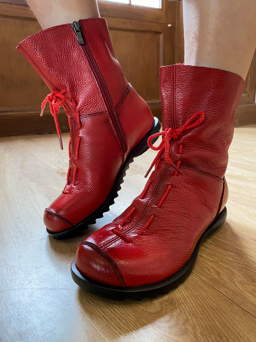 Beautifully Finished Boots in a Timeless Design