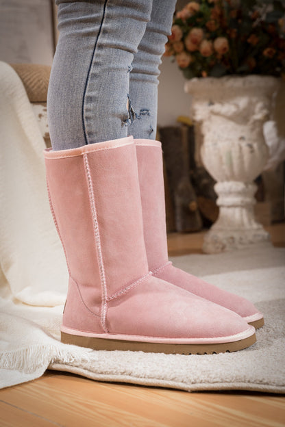Well Tailored Boots with a Graceful Silhouette