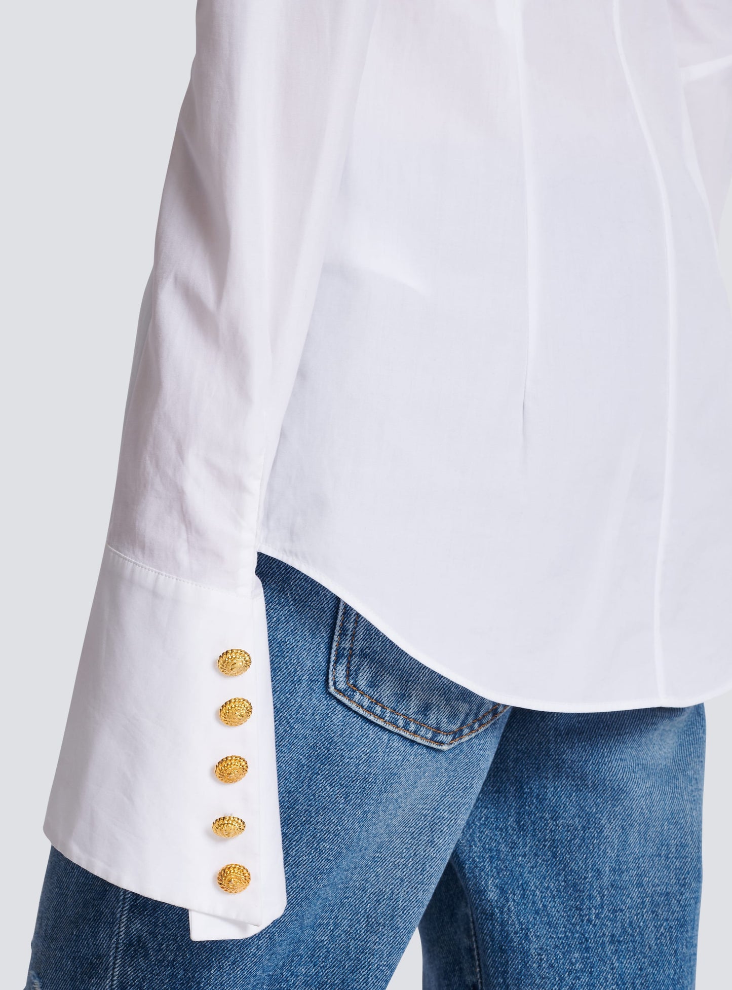 Classic Vintage Shirt with a Flattering Fit