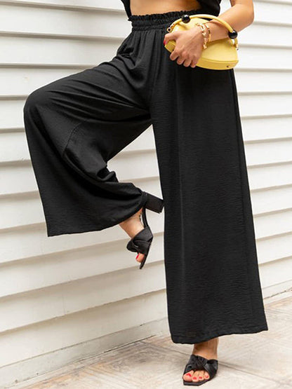 Effortlessly Elegant Pants with a Timeless Design