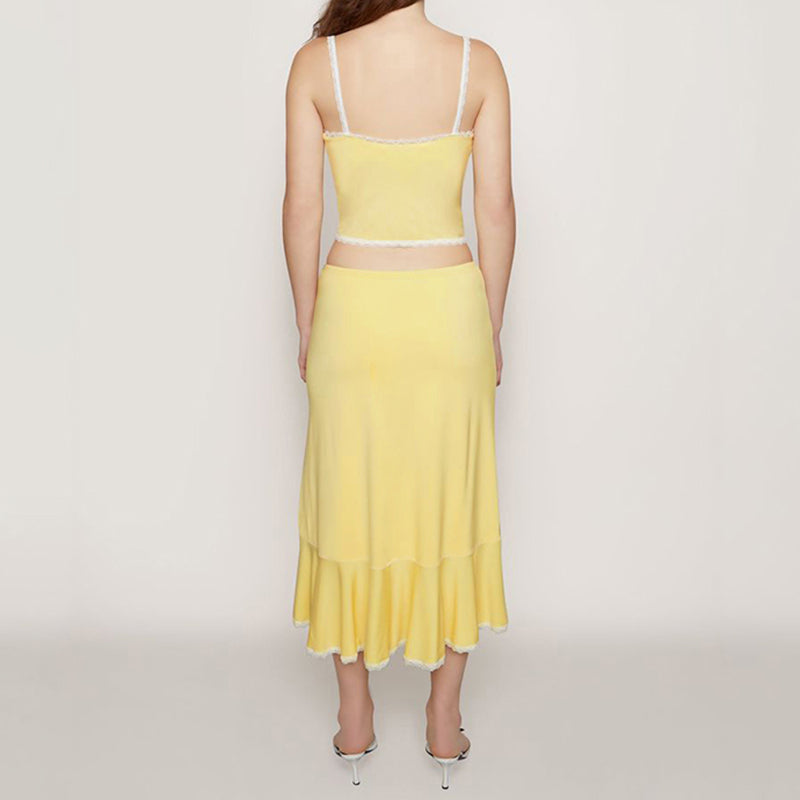Sophisticated Garment with a Clean Classic Look