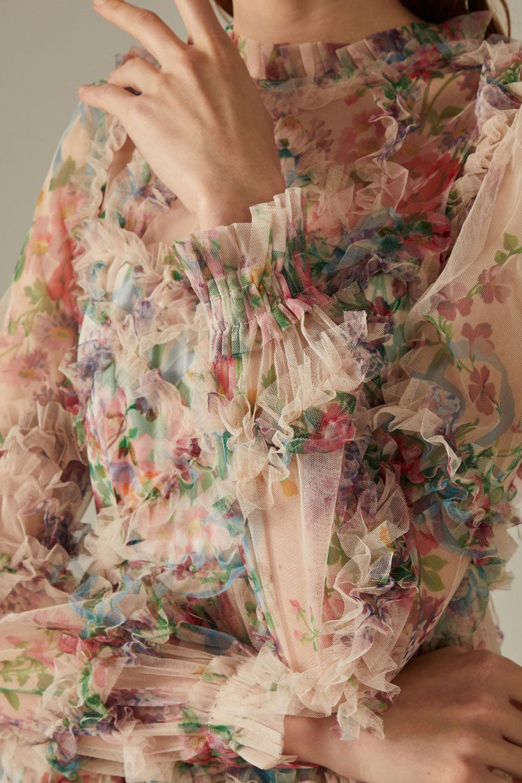 Gracefully Styled Dress for Any Occasion