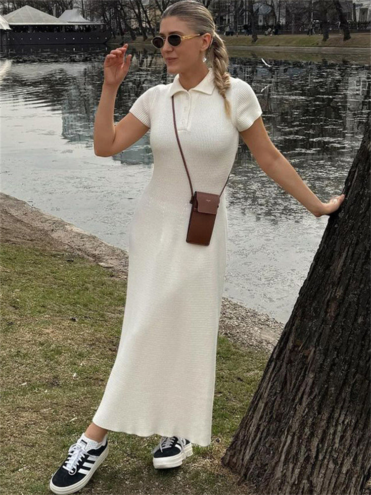 Effortlessly Elegant Dress with a Timeless Design