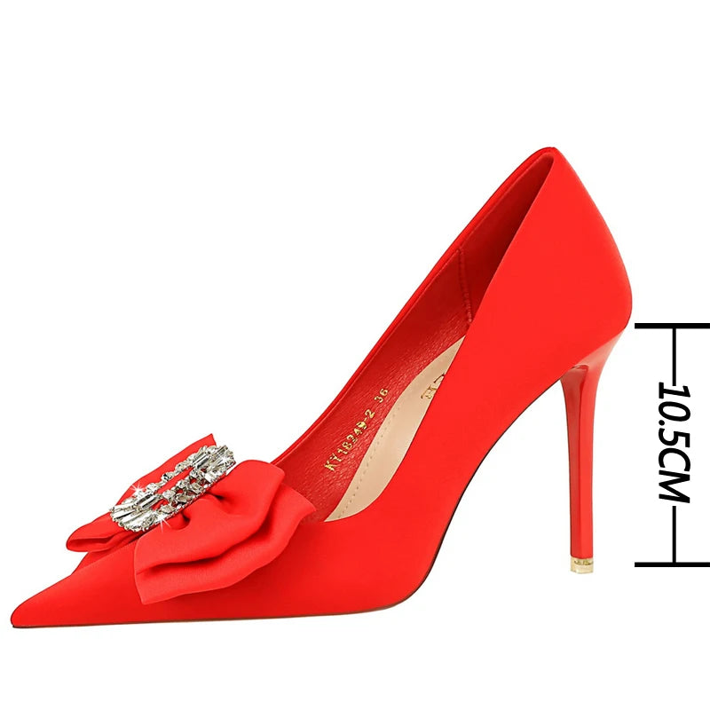 A Vintage Style Heels with Delicate Timeless Details