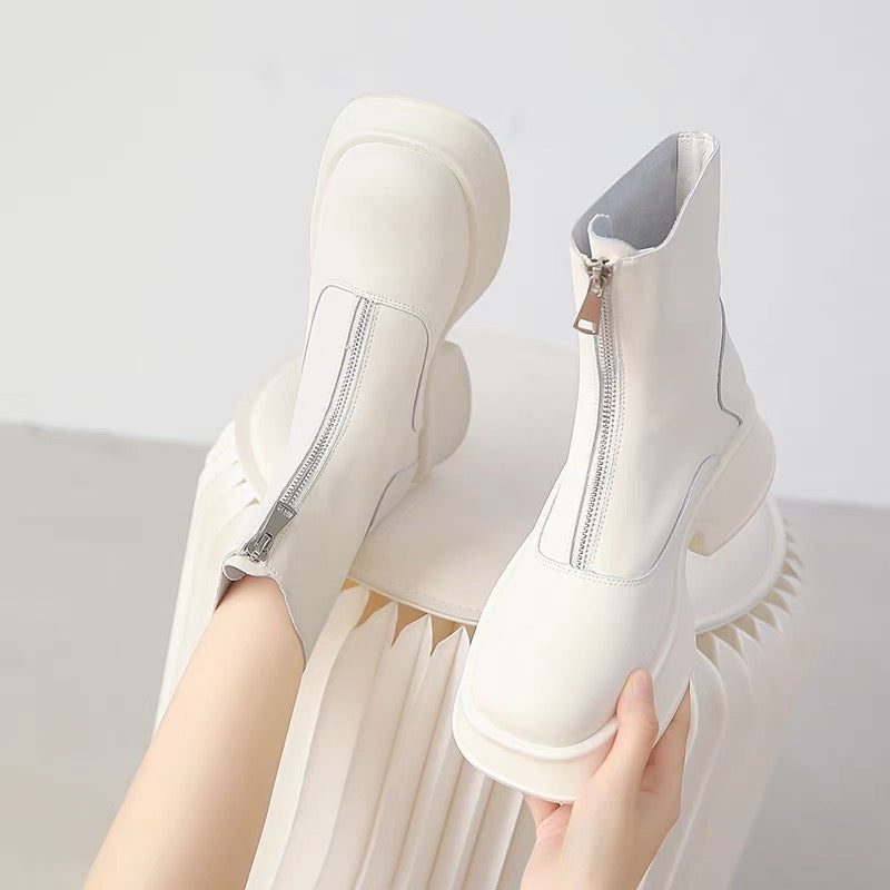 Elegantly Styled Boots for Everyday Wear