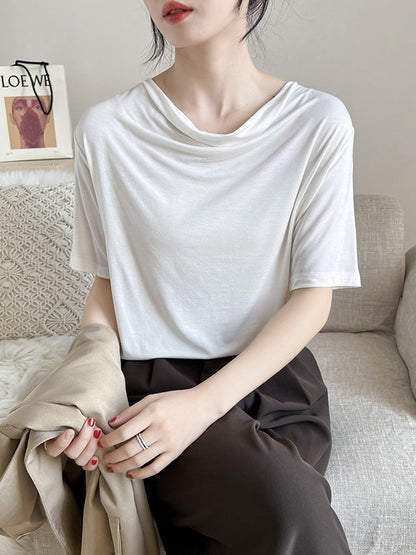 Effortlessly Elegant T-Shirt with a Timeless Design