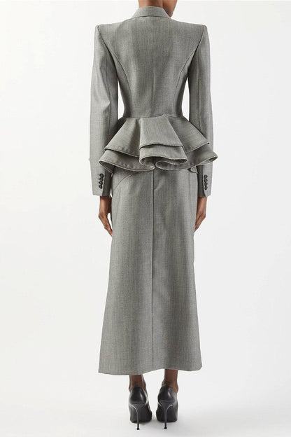 Effortlessly Elegant Garment with a Timeless Design