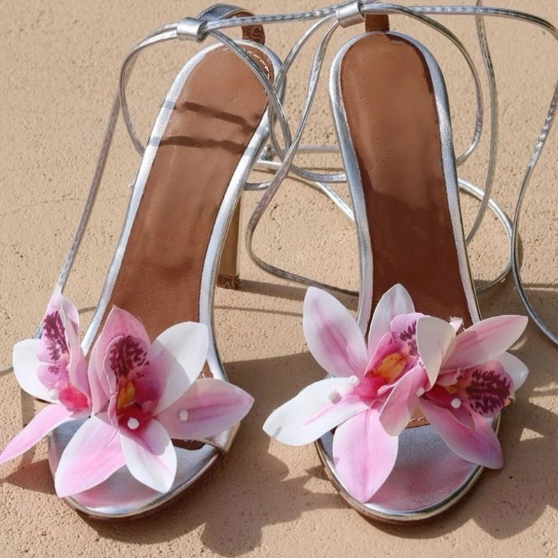 Well Tailored Sandals with a Graceful Silhouette