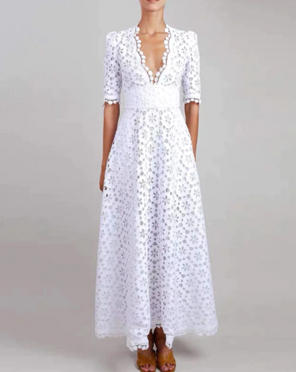 Classic Vintage Dress with a Flattering Fit