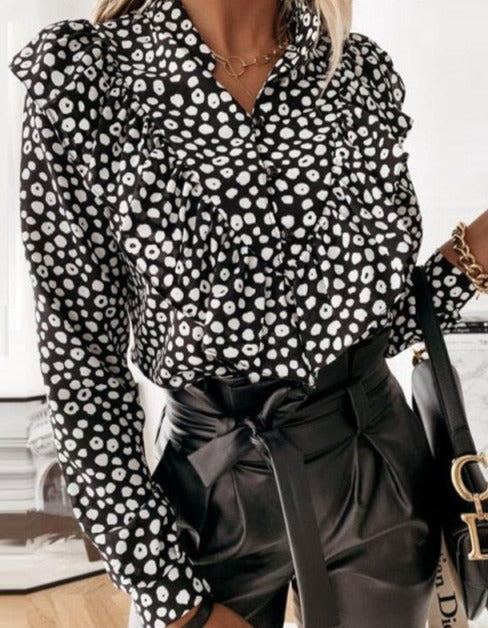 Sophisticated Blouse with a Clean Classic Look