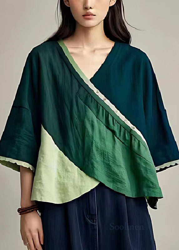 Effortlessly Elegant Top with a Timeless Design