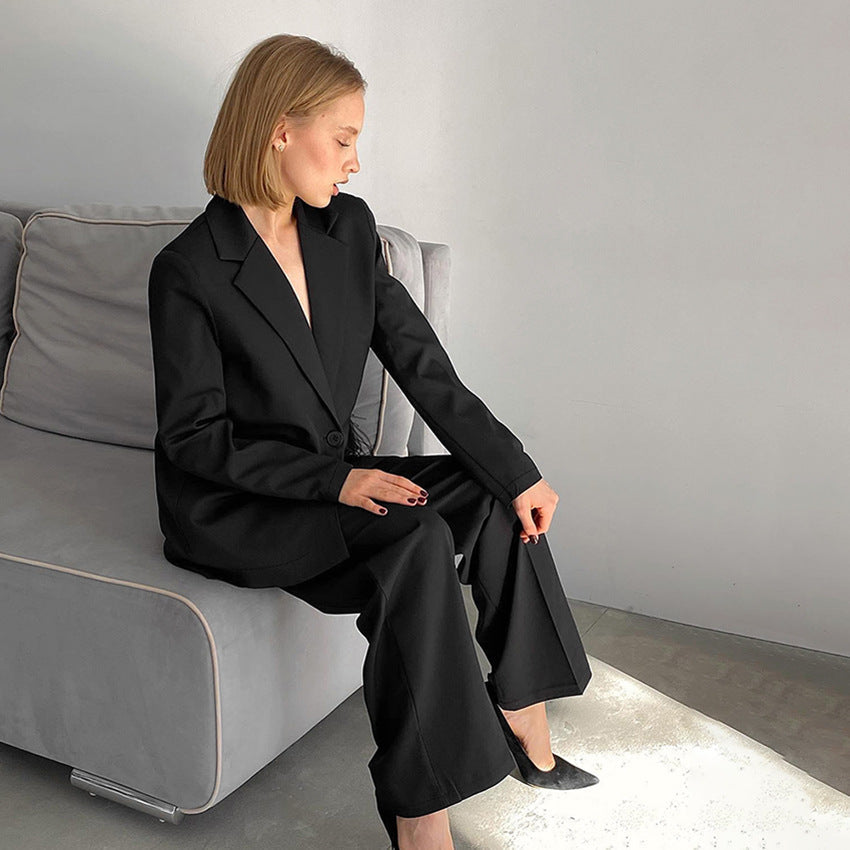 Effortlessly Elegant Garment with a Timeless Design