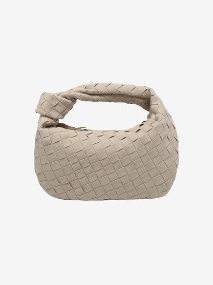 Well Tailored Bag with a Graceful Silhouette